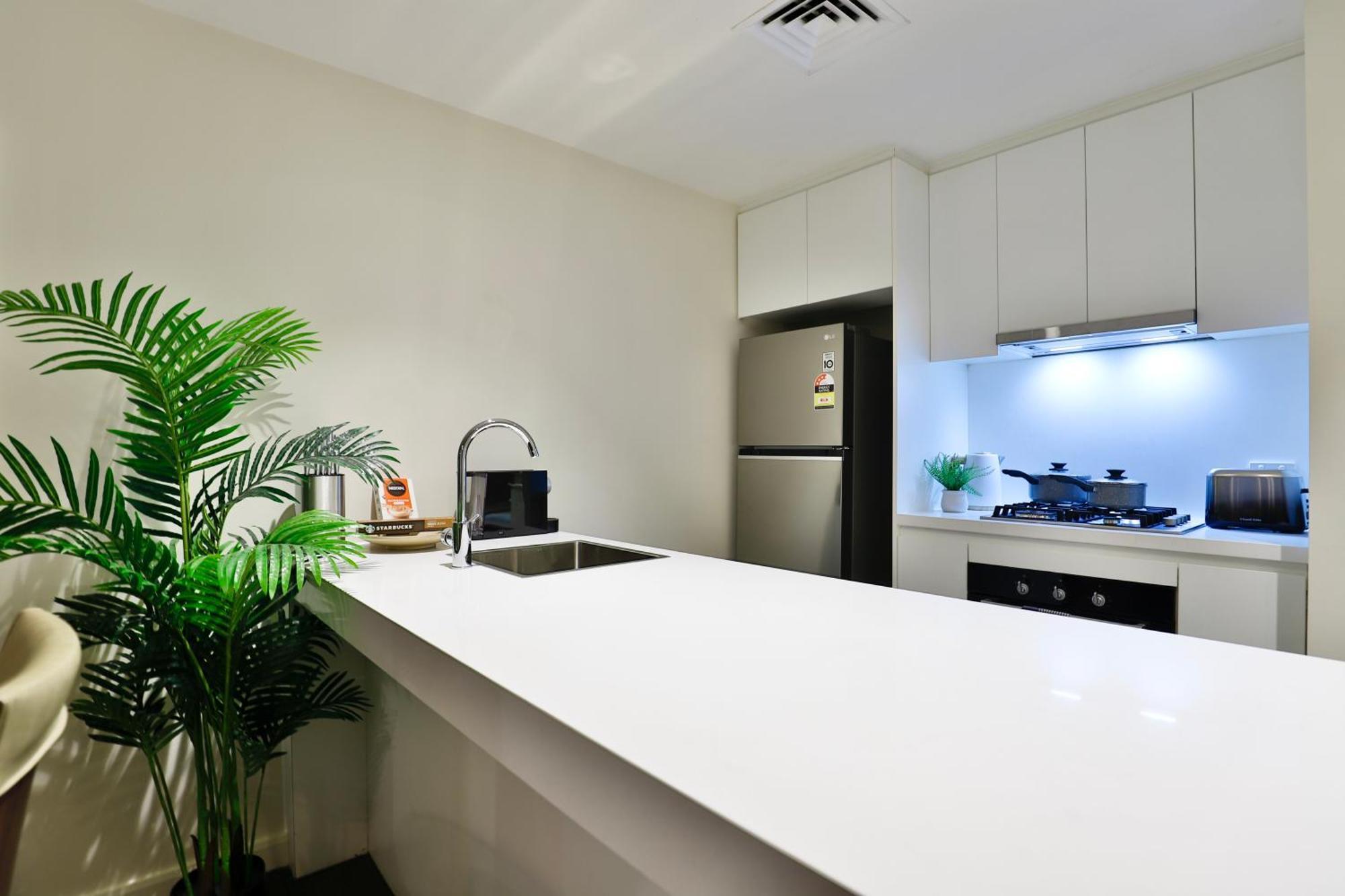 Apartment Urban Oasis - Views - Parking - Ease Sydney