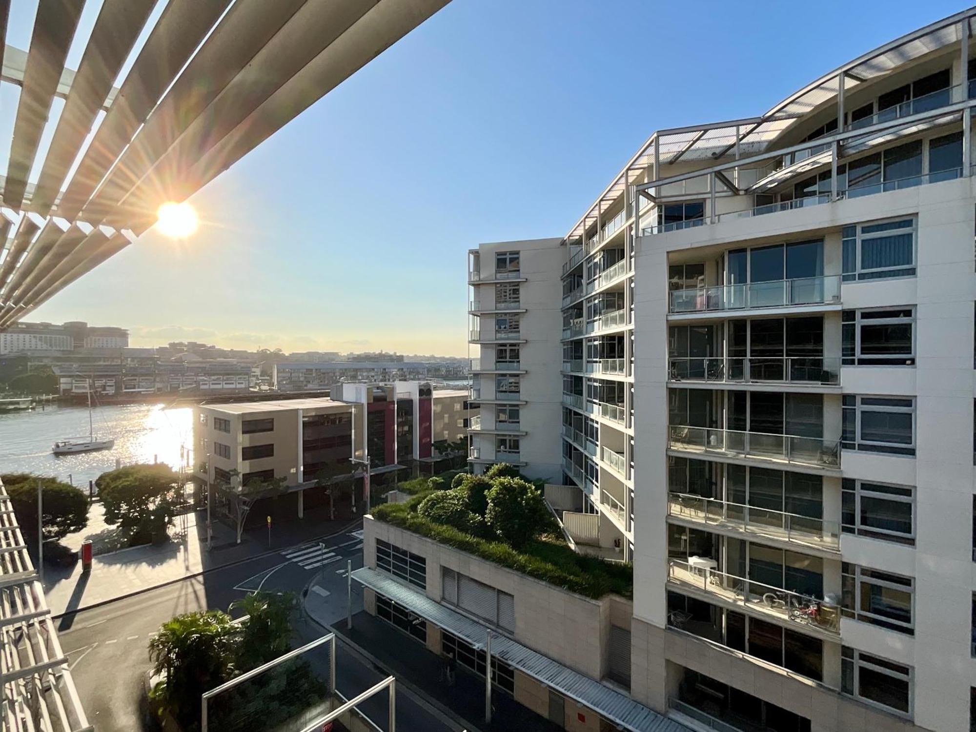 Urban Oasis - Views - Parking - Ease Apartment